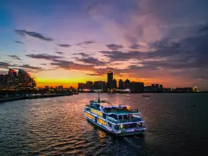 Popular Night Attractions in Zhanjiang