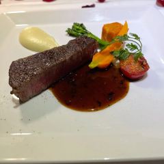 The V Modern Bistro 여행 사진