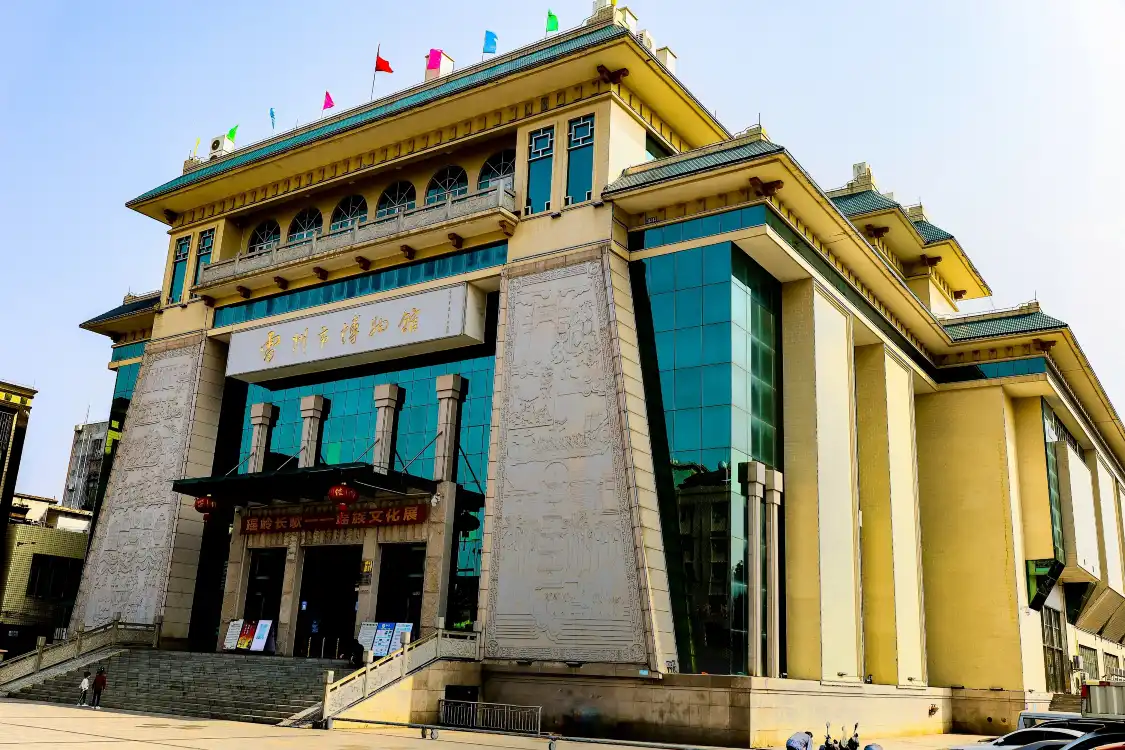 Hotels near Leizhou Museum