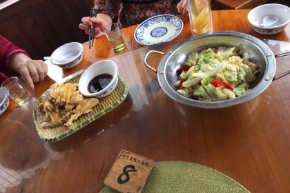 LIU HE LAO JIE TU CAI GUAN