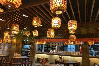 Nanjing Impressions  (Zhongshanling)