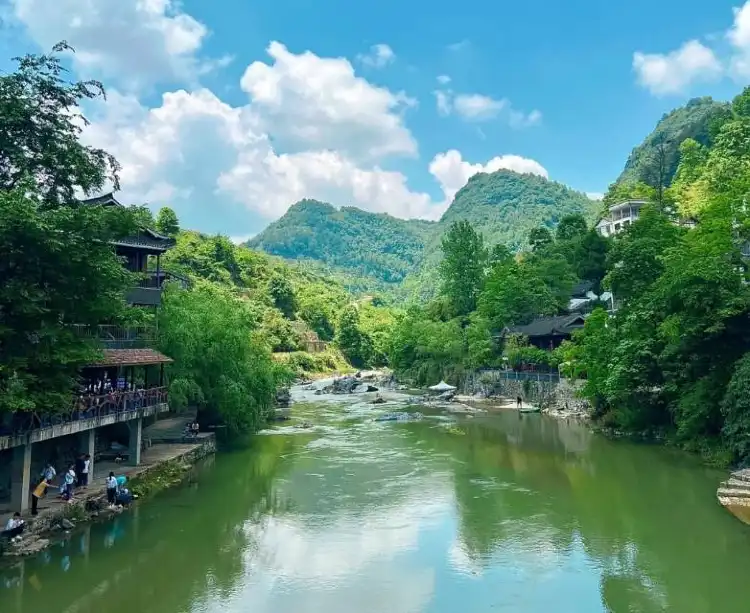 Hotels near Shuitu Village
