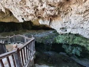 Kaklık Mağarası ve Yüzme Havuzu