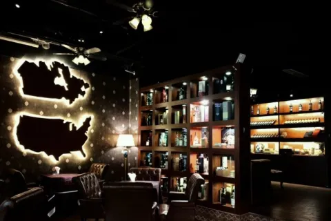 The Winston Bar&Cafe