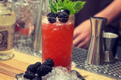 Stoa Bar Santorini Fira