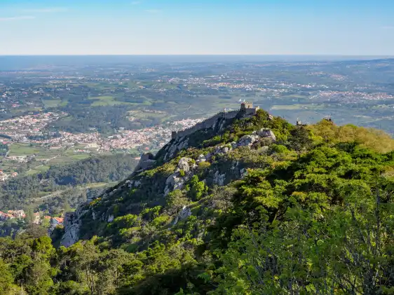 鄰近摩爾人城堡的酒店