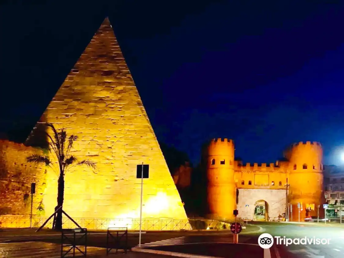 Hotel in zona Piramide di Caio Cestio