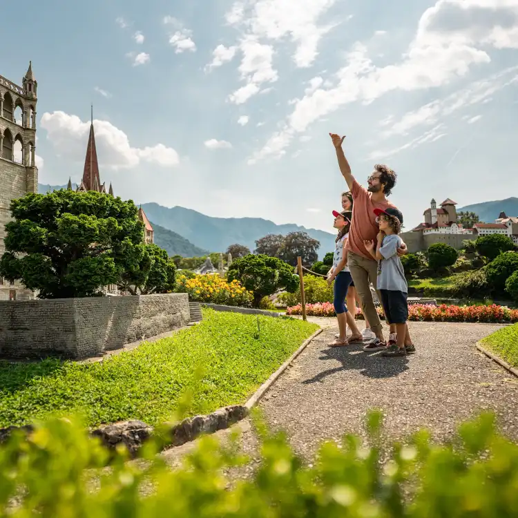 Các khách sạn ở Melide