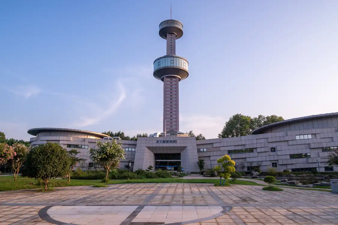 Hotels near Chinese Alligator Lake