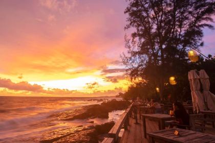 On The Rock Restaurant