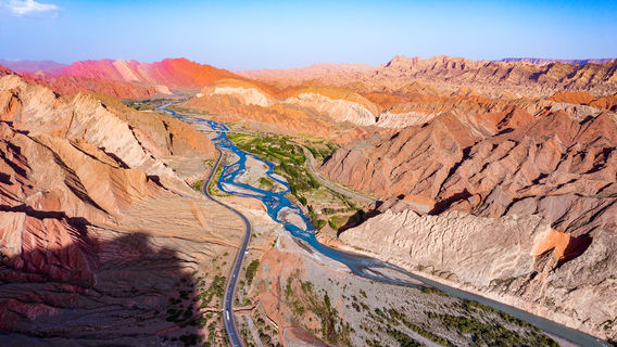 tian shan ke zi li ya jing qu chuan yue da xia gu