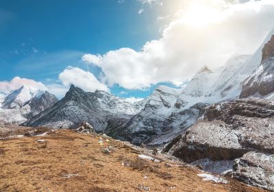 貢嘎雪山觀景台