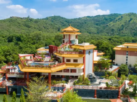 Chaozhou Dongshan Lake Resort & Spa