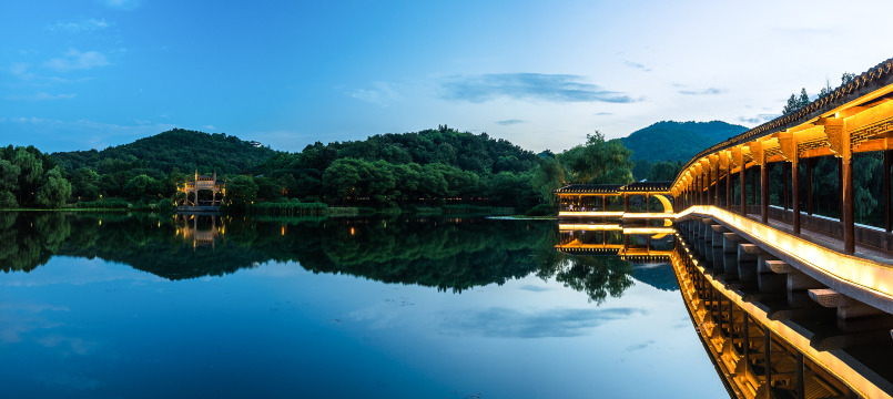 穿石坡湖