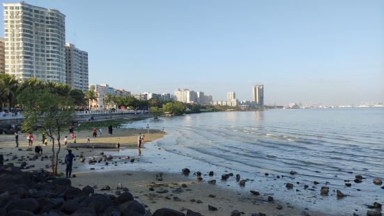因為到湛江就住在附近，所以幾乎每天都路過，是免費開放的海灘公