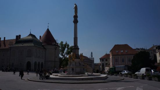 耶拉契奇总督广场始建于17世纪，1850年始称现名，并渐渐成