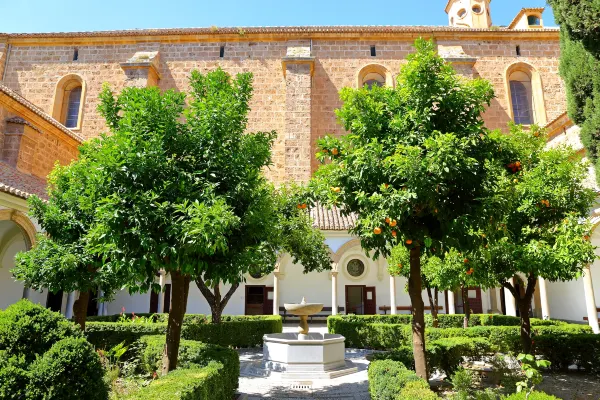 Hotels in der Nähe von Granada Cemetery Walls Memorial