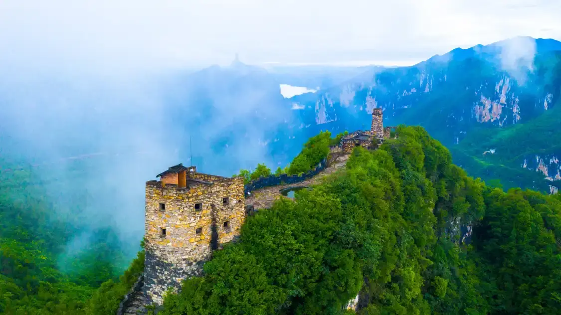 Hotels near Yunyang Longgang Scenic Spot