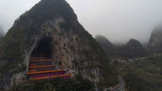 大家來興義旅遊，可能看得更多的就是陽光藍天和白雲吧，而我來到