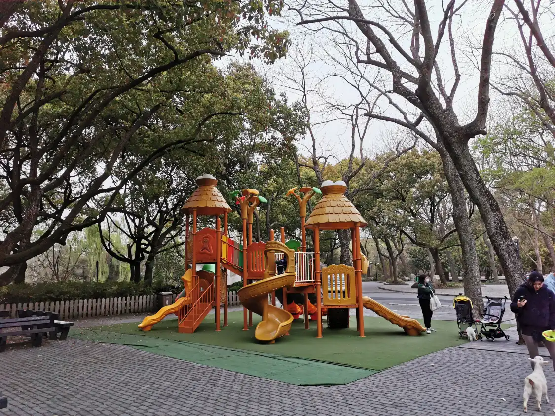 Hotels near Children Zoo