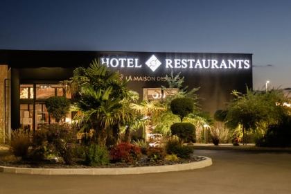 Le Bouche à Oreille