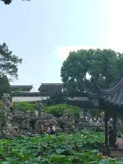 Zhenqu Pavilion
