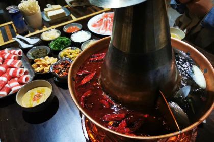 不荒·宅院铜锅涮肉
