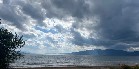 新河口湖濱公園