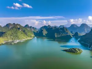 Dalong Lake Scenic Area
