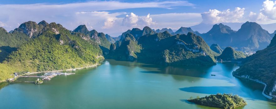 Dalong Lake Scenic Area