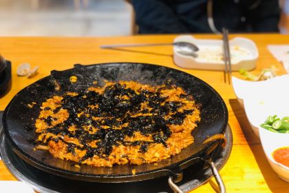 新章鱼韩料屋(山大店)