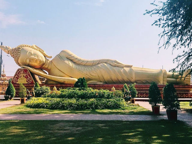 Giant reclining Buddha in Laos