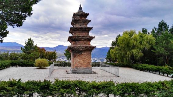 Lingguang Tower