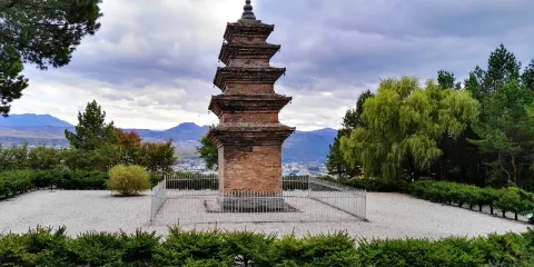 塔山公園-靈光塔
