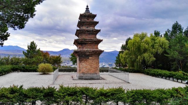 Lingguang Tower