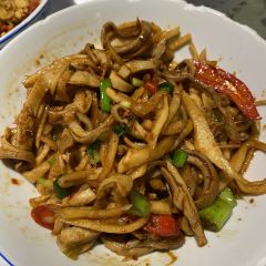 YI ZHAN DENG User Photo