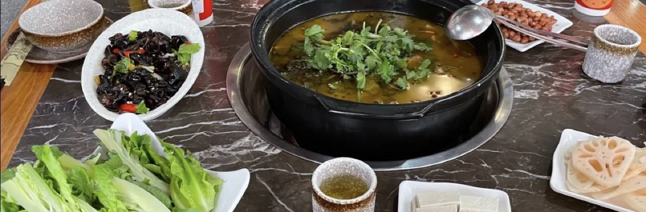 符缸老坛子酸菜竹笋鸡(中央时代广场店)