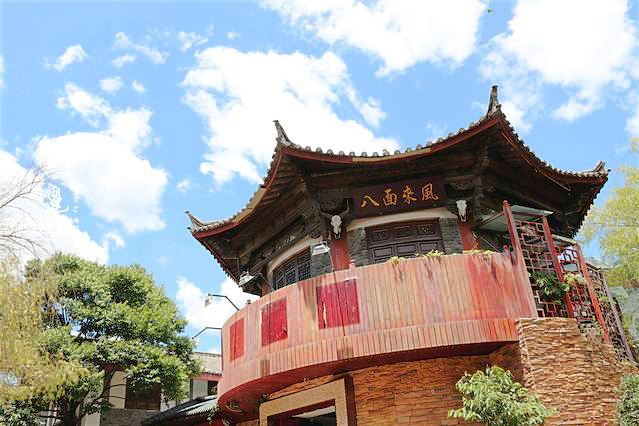 束河四方街