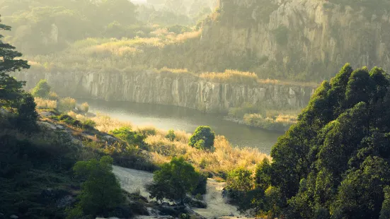 Baishi Mountain Sceneic Area