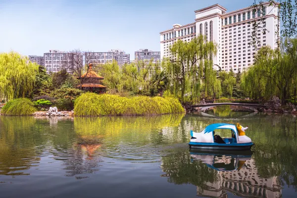 Hotels near Luoyang Tulip and Peony Park