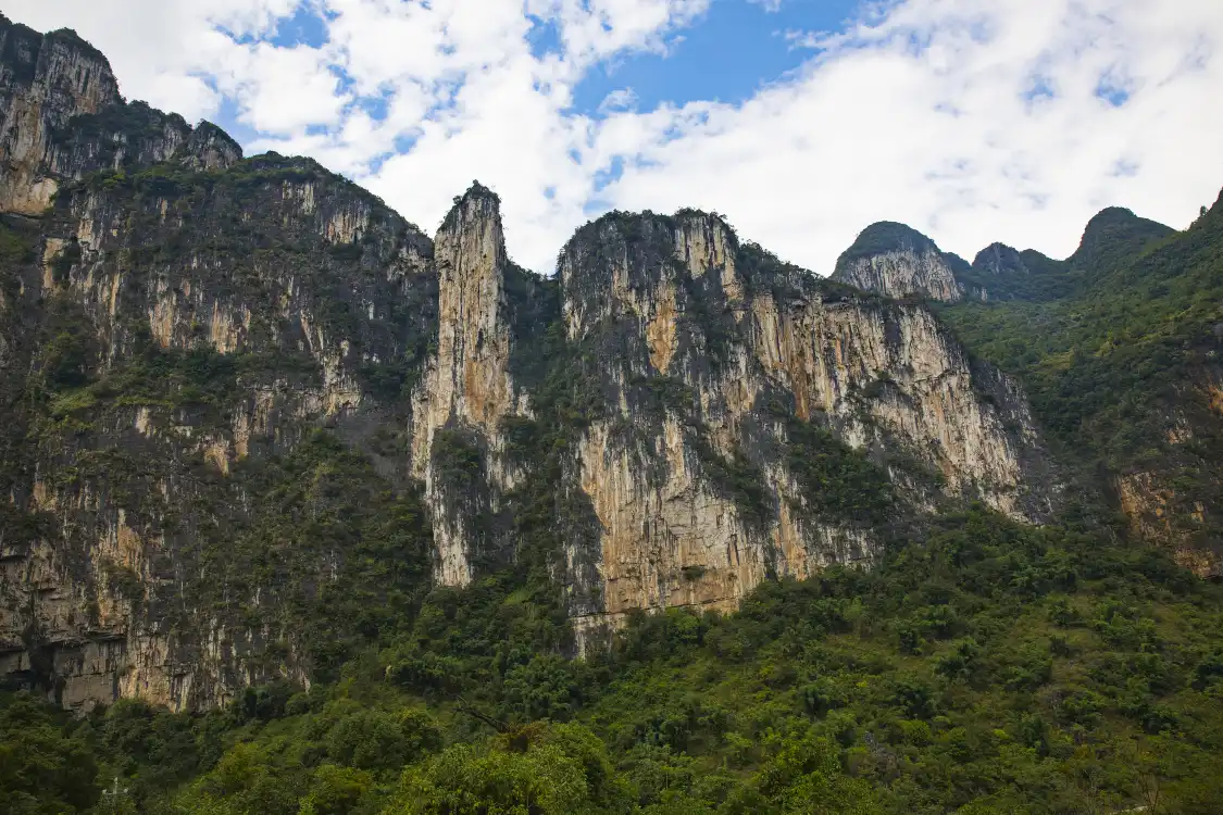 Hotels near Liuchehe Canyon