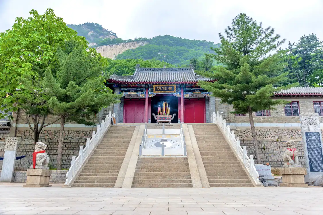 Hotels near Ziyang Temple