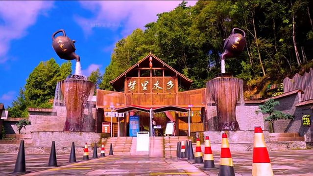 meng li shui xiang feng jing qu