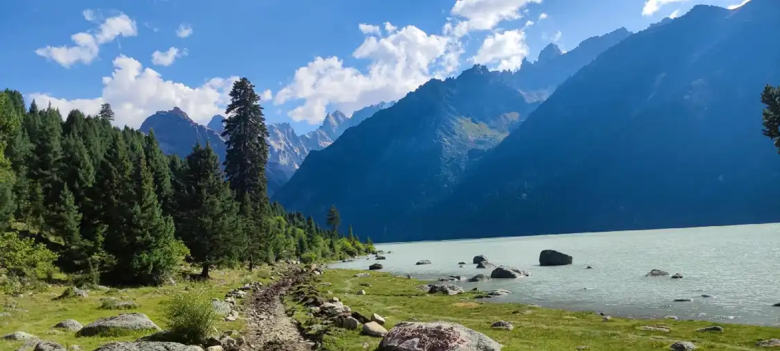Hotels near Rencuo Lake