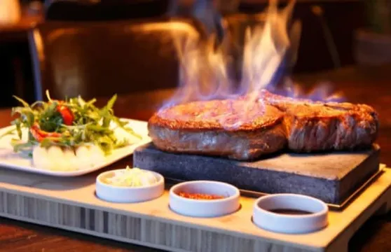 Beej Toën Eten & Drinken