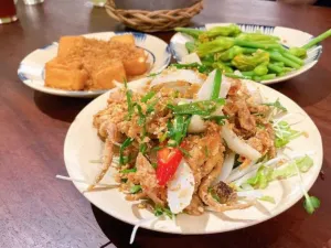 Cuc Gach Quan Restaurant