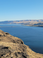 Scenic Overlook of the Columbia River