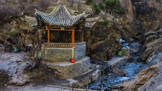 Jiangza Hot Spring