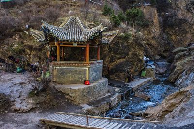 Jiangza Hot Spring