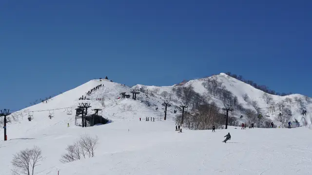 Skiing in Nagano